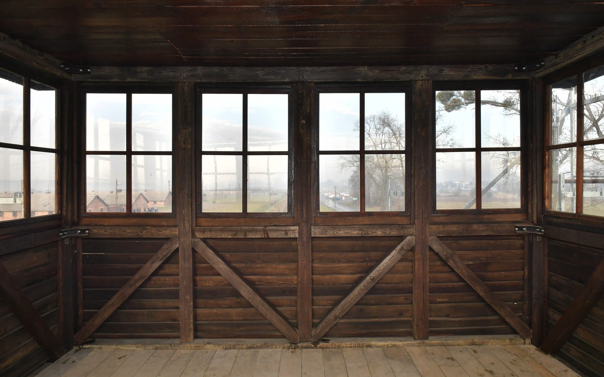 OŚWIĘCIM. Ukończono konserwację dwóch wież wartowniczych