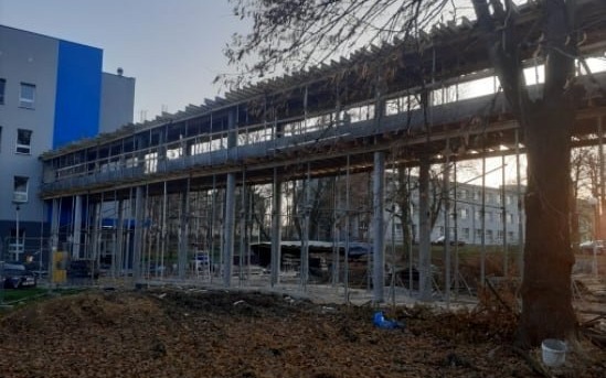 OŚWIĘCIM. Szpitalne oddziały połączy przewiązka