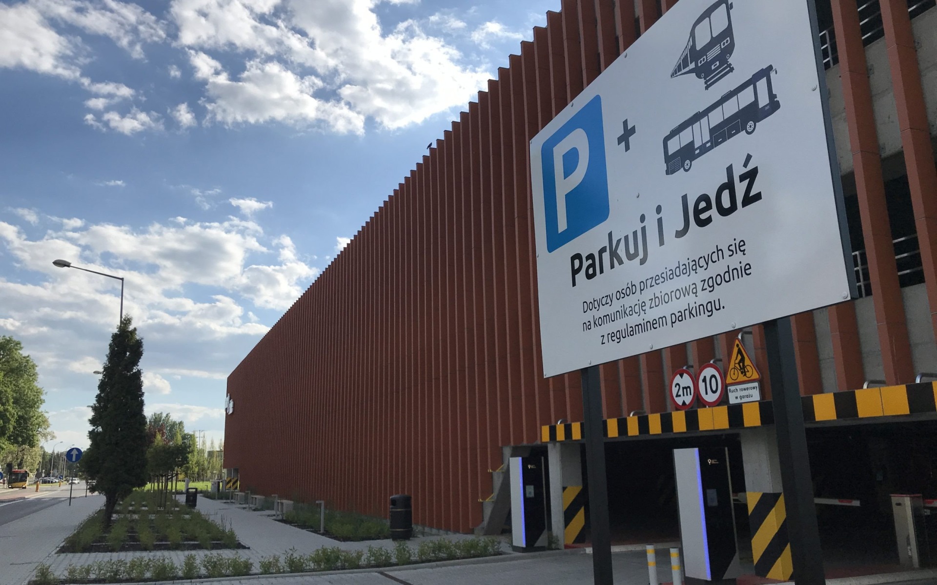 OŚWIĘCIM. Pierwsza stacja ładowania pojazdów elektrycznych