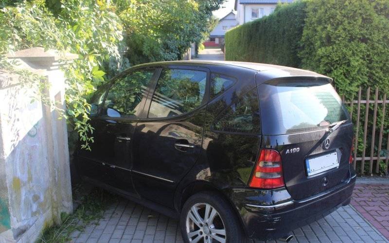 OŚWIĘCIM. Miał 3 promile i uderzył w ogrodzenie