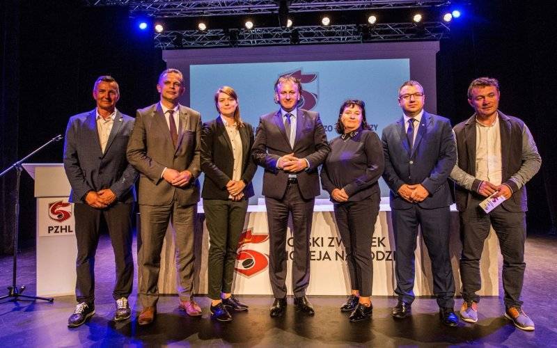 REGION. Zbigniew Starzec nie będzie prezesem PZHL. Prezesem wybrany Mirosław Minkina