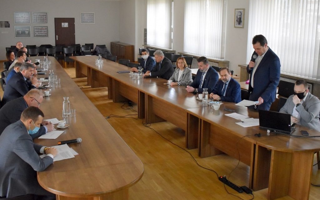 POWIAT. Samorządowcy rozmawiali o inwestycja z OSPR