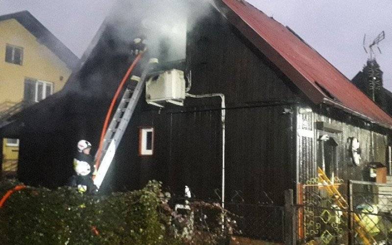 BRZESZCZE. Tragiczny w skutkach pożar drewnianego domu