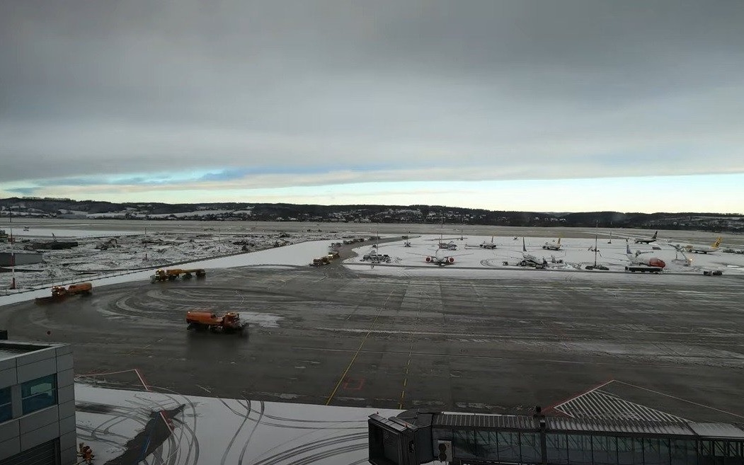 REGION. Śnieżyca w Kraków Airport to kaszka z mlekiem – FILM