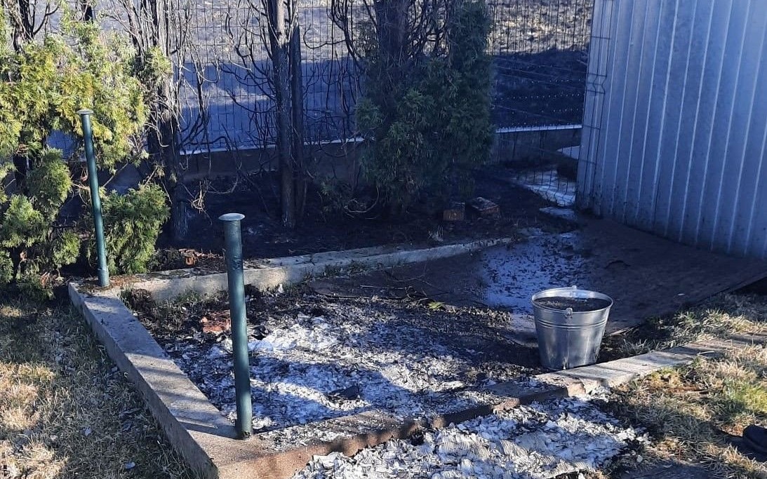 CHEŁMEK. Rozpalił ognisko w którym postanowił spalić śmieci