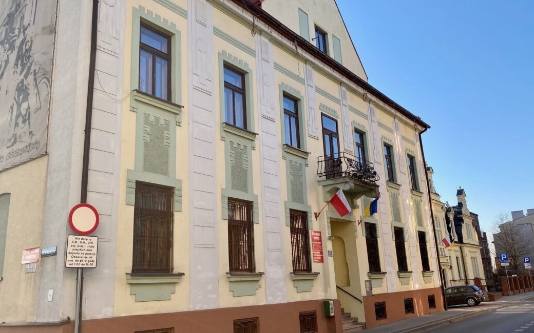 PUBLICYSTYKA. Okiem radnego. Taka propozycja. Zbudujmy sobie nowy urząd!