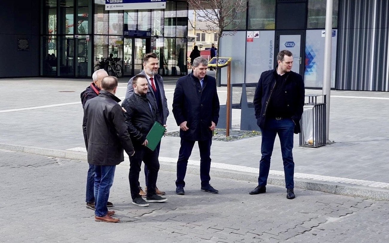 POWIAT. Najważniejsi samorządowcy przekazali plac budowy