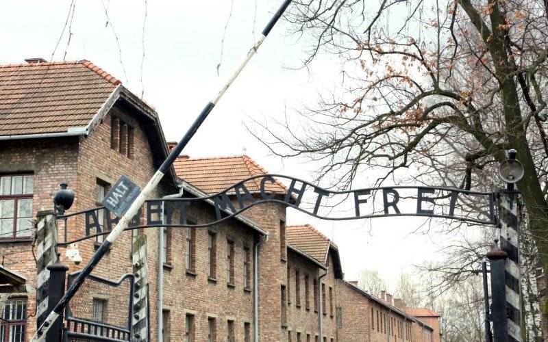 OŚWIĘCIM. 15 lat walki o prawdę o założycielach obozu Auschwitz-Bierkenau