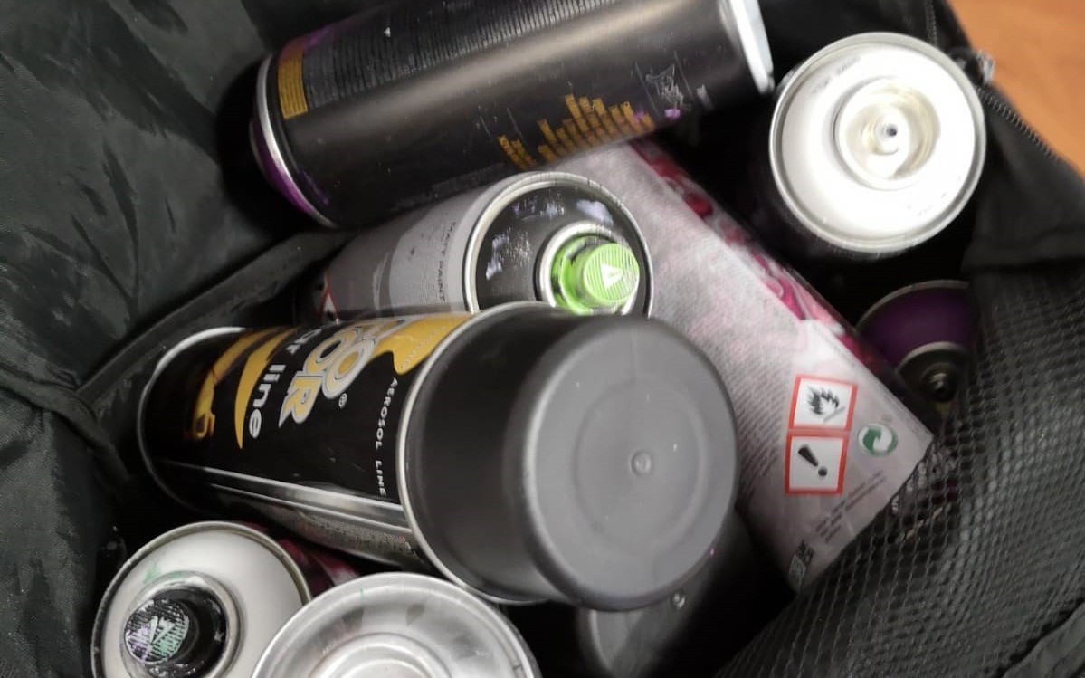 KĘTY. Graficiarz wpadł podczas swojej pracy