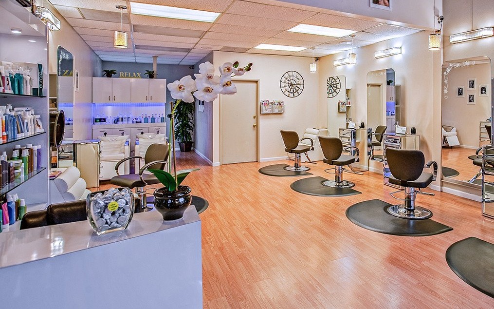 Meble do salonu fryzjerskiego – na co zwrócić uwagę?