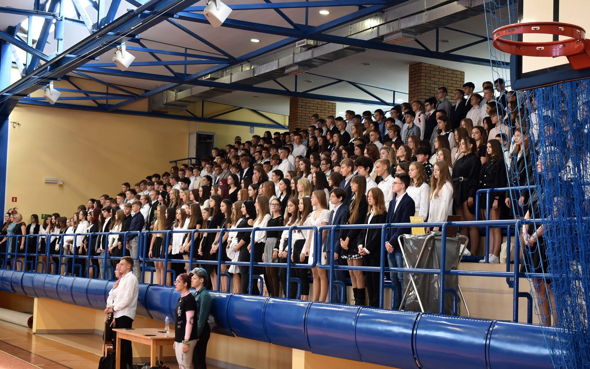 POWIAT. 6200 uczniów, w tym około 2000 pierwszoklasistów powitało rok szkolny 2022/2023