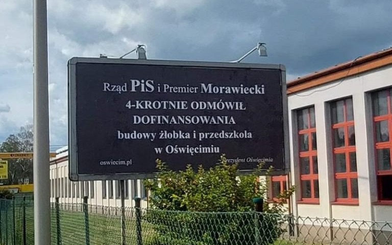 OŚWIĘCIM. Kolejny antyrządowy billboard i rozmowa z prezydentem