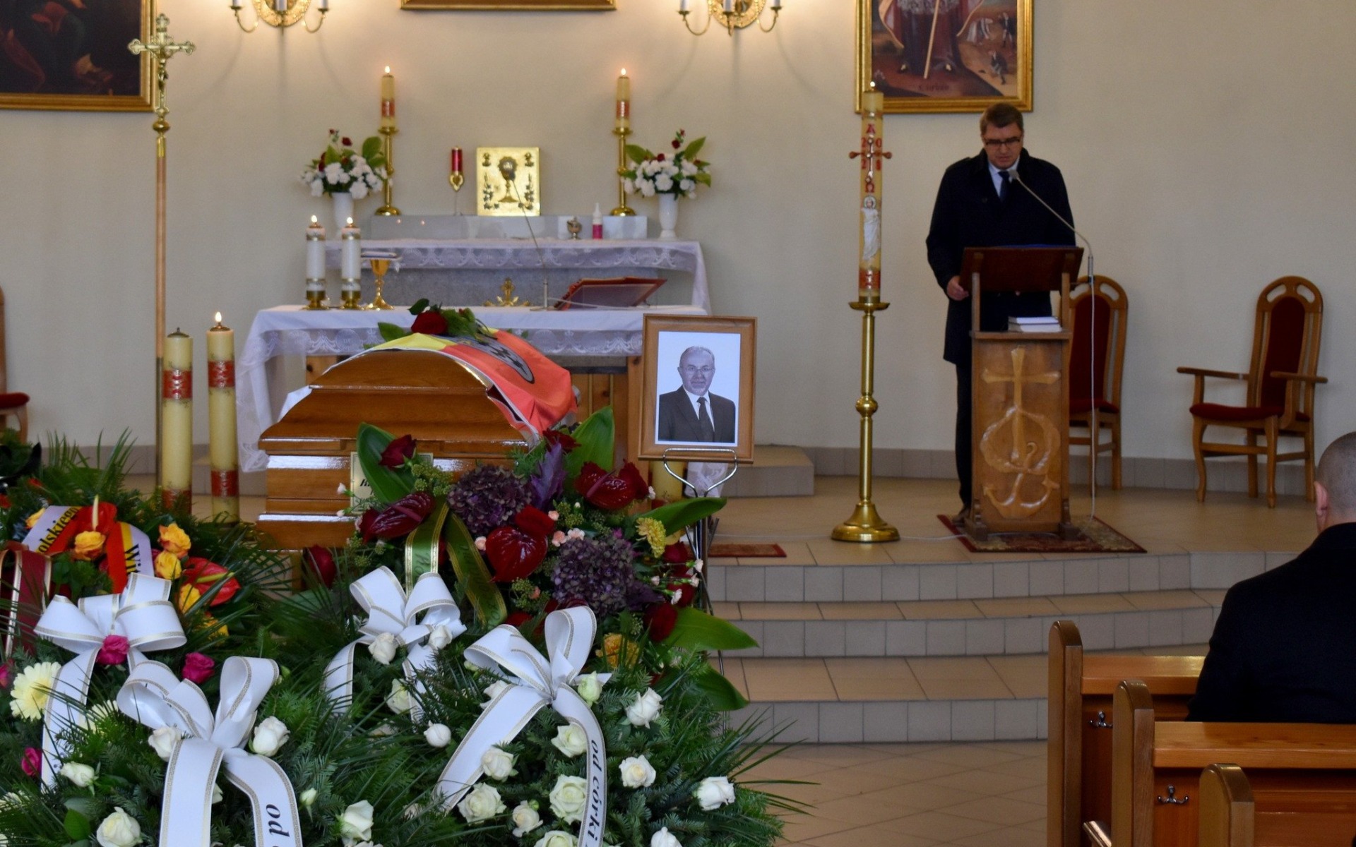 POWIAT. Rodzina, przyjaciele, mieszkańcy i samorządowcy pożegnali śp. Józefa Krawczyka