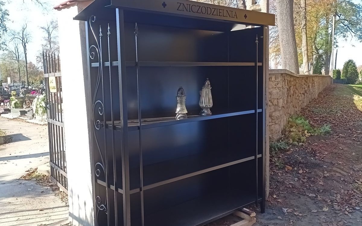 POWIAT. Zniczodzielnie na cmentarzu w Zatorze. Nie wyrzucaj! Podziel się zniczem!