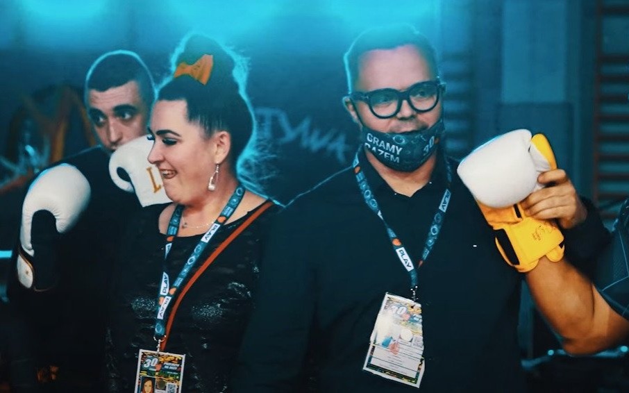 POWIAT. Oddaj swój głos na osoby wielkiego serca (film)