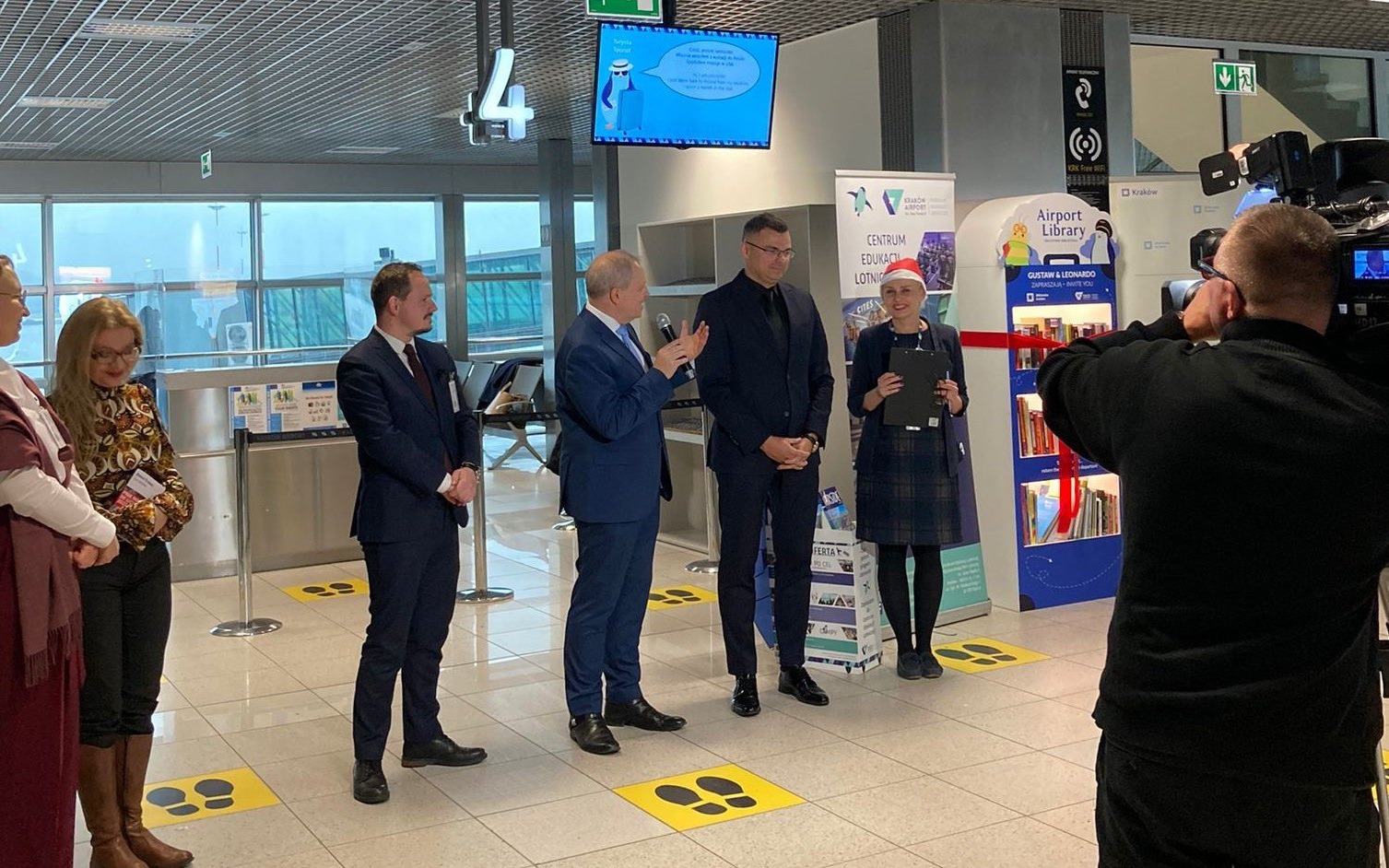 KRAKÓW. Airport Library czyli odlotowa biblioteka w Kraków Airport
