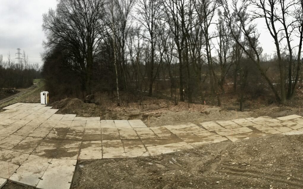 OŚWIĘCIM. Na Kamieńcu trawa budowa nowego mostu przez rzekę Soła