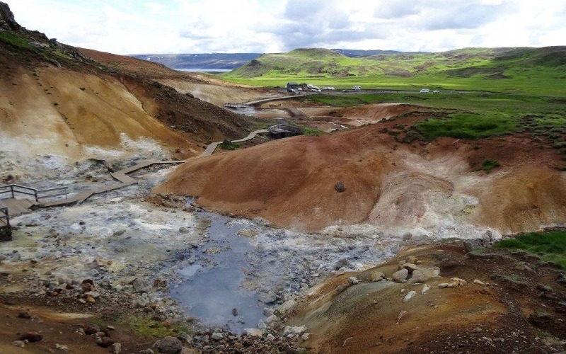 OŚWIĘCIM. Biwakowanie na wulkanie. Islandzka opowieść