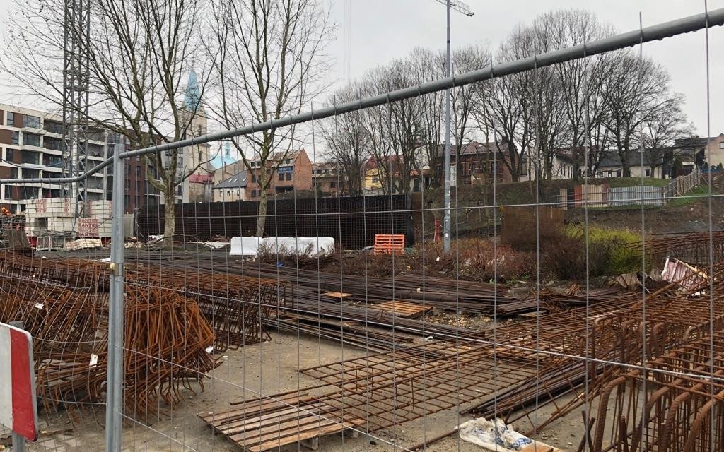 PUBLICYSTYKA. Wydane lekką ręką 30 milionów zł, które mogą pogłębić problem