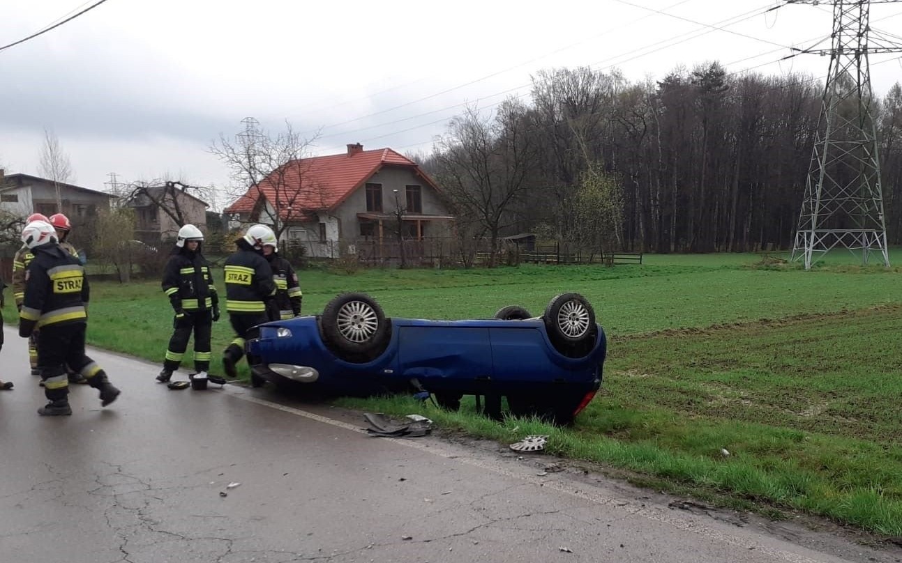 JAWISZOWICE. Niebezpieczne zdarzenia z udziałem trzech pojazdów