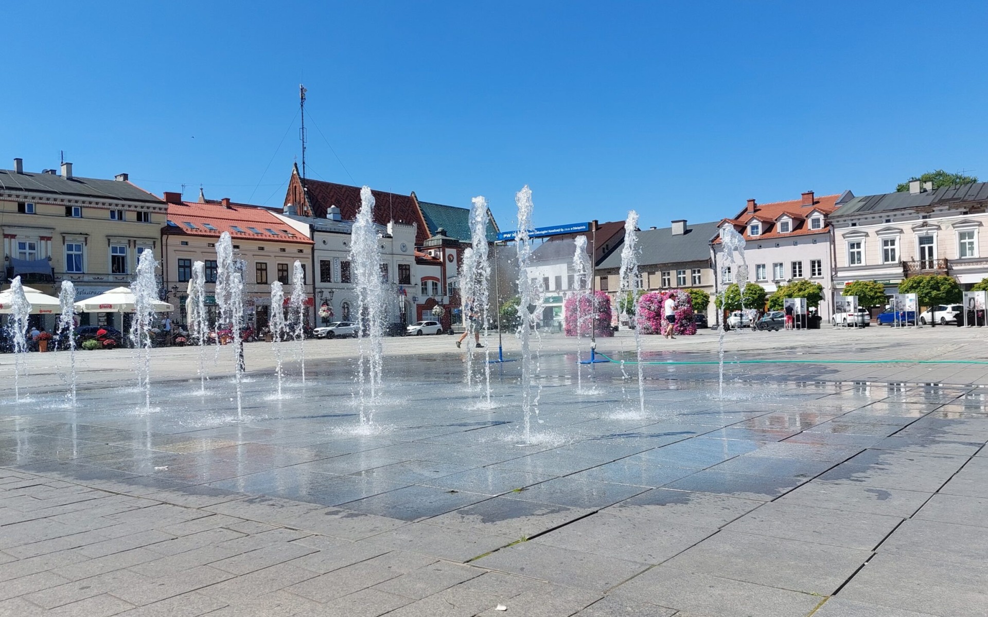 OŚWIĘCIM. Woda w miejskich fontannach nie nadaje się do kąpieli
