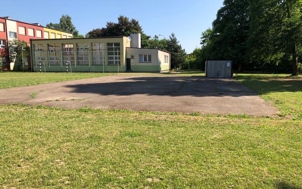 PUBLICYSTYKA. 390 milionów na inwestycje w 12 lat, a zaplecze sportowe szkół pamięta czasy komuny