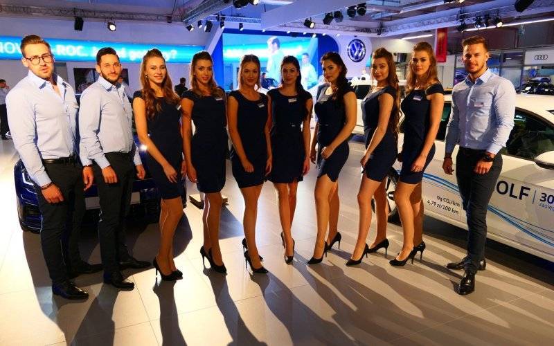 Essential Models – Twoje kluczowe wsparcie na każdej imprezie w Krakowie!