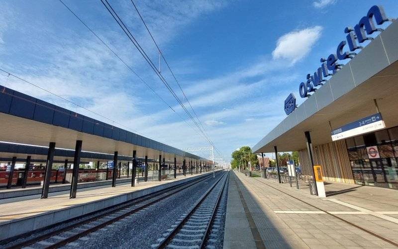 OŚWIĘCIM. Zakończyła się budowa czterech peronów na stacji kolejowej Oświęcim