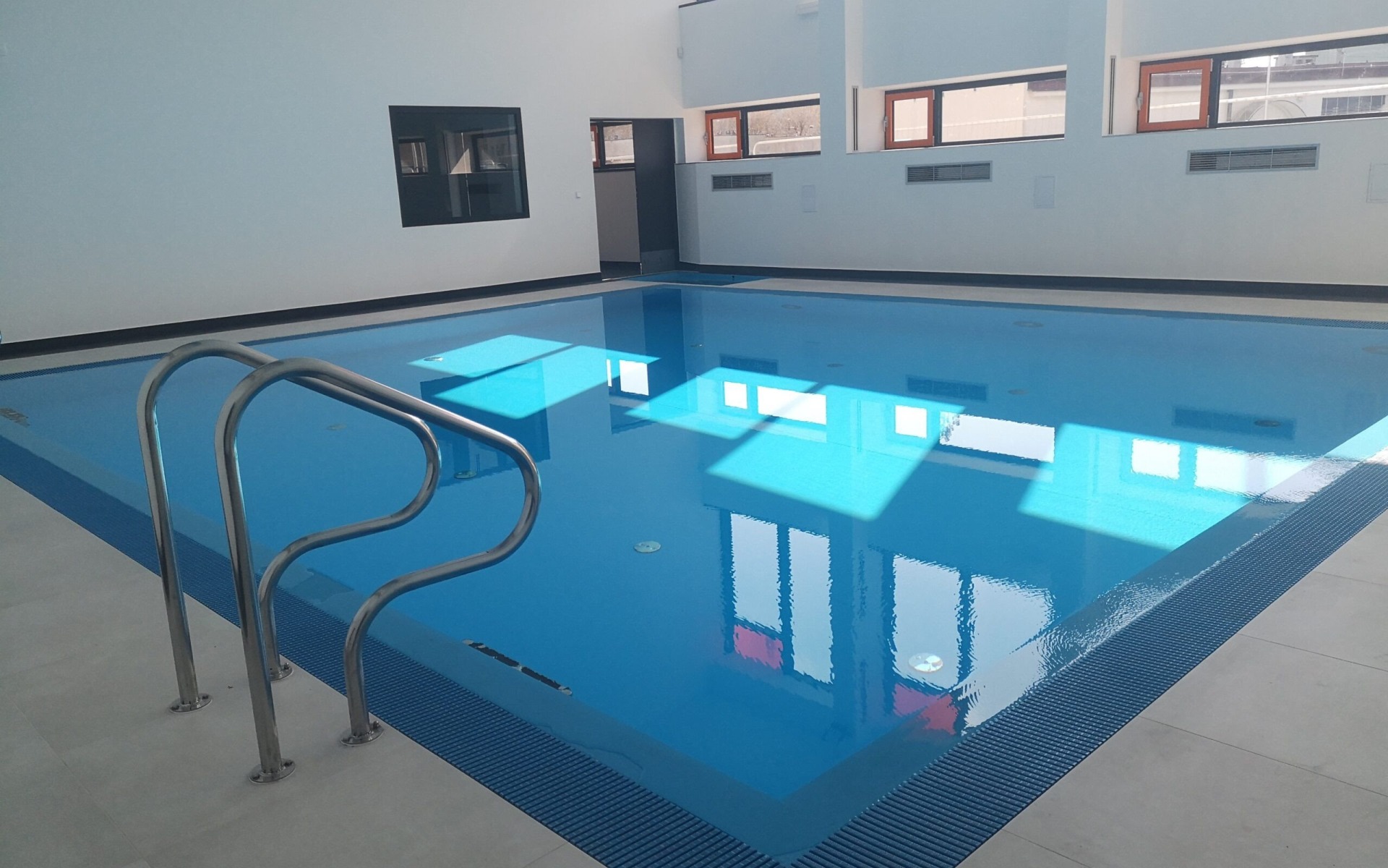 Ogłoszenie o naborze ofert na wynajem basenu i pomieszczeń SOSW w 2023 roku