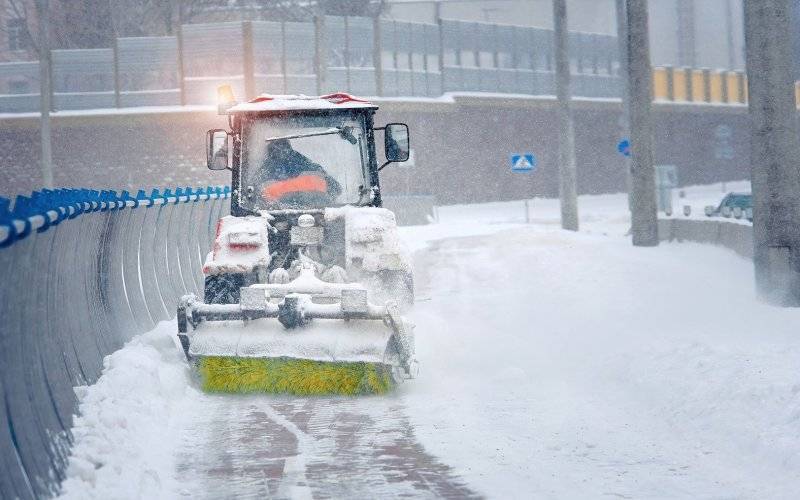 Odśnieżanie parkingów i placów – zobacz na co zwrócić uwagę