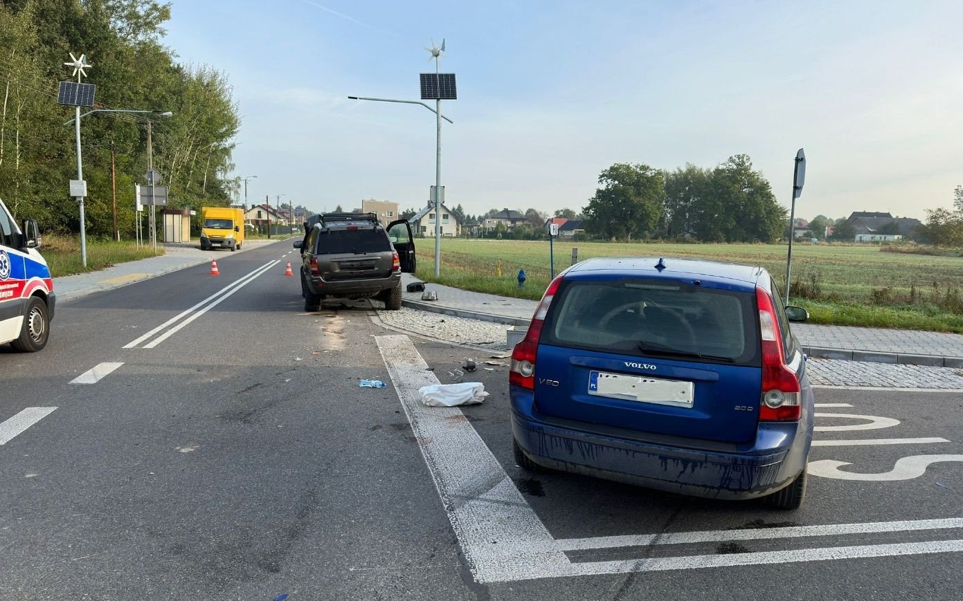 BRZEZINKA. Poranna chwila nieuwagi skończyła się poważnymi uszkodzeniami