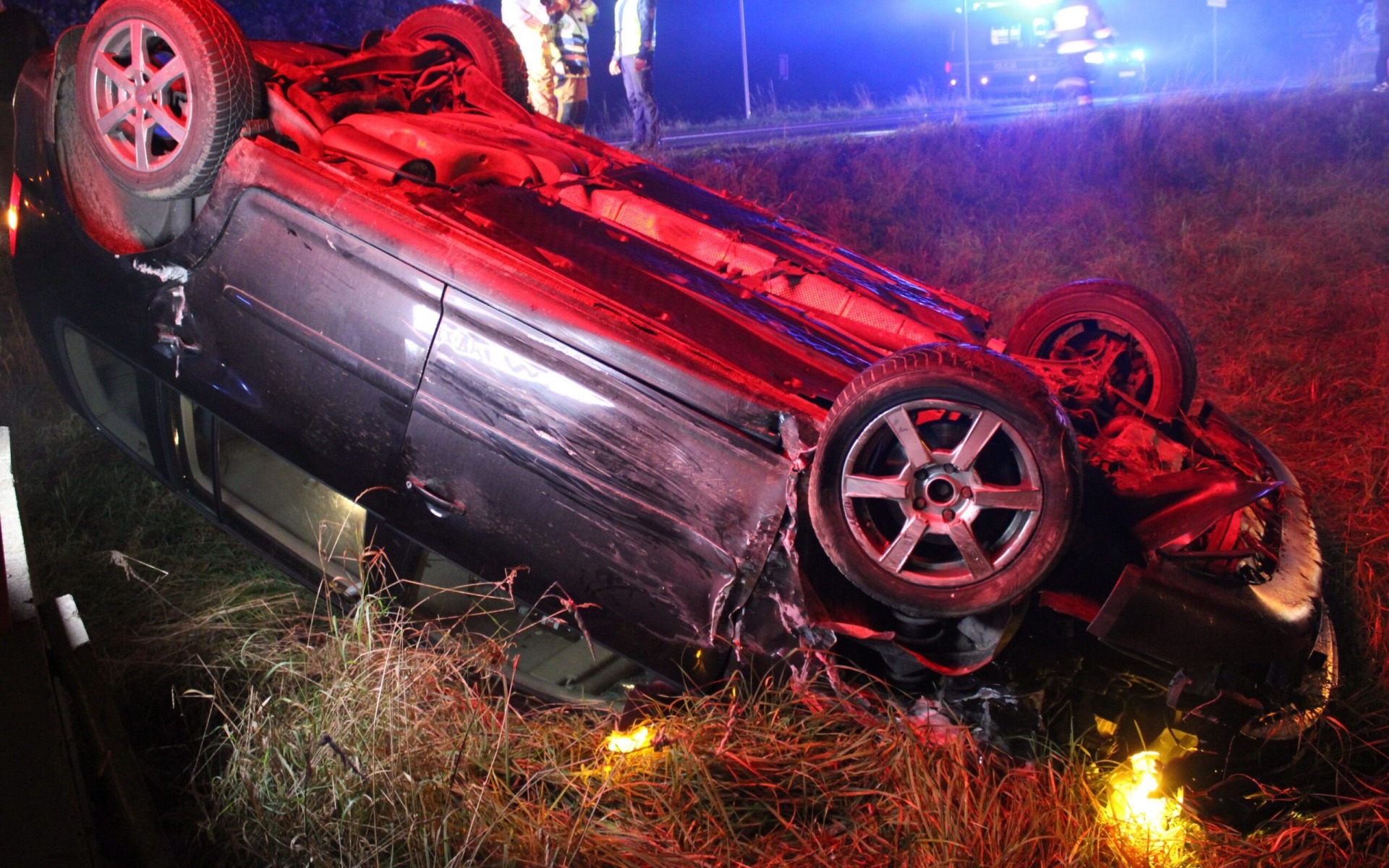 ŁĘKI. Zderzenie dwóch samochodów osobowych