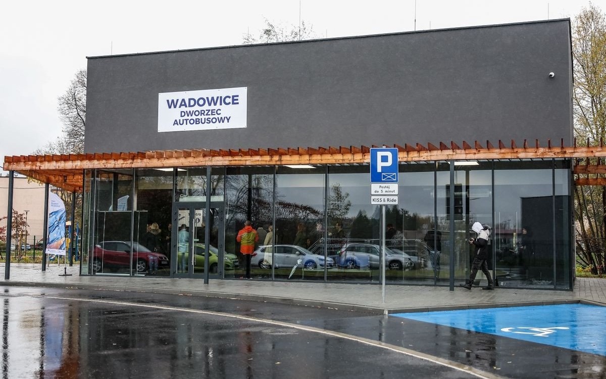 POWIAT. Wadowice doczekały się nowoczesnego dworca autobusowego