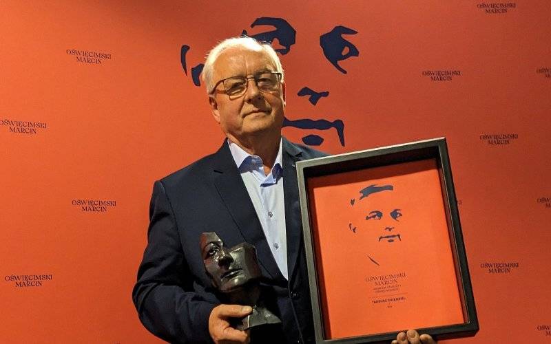 POWIAT. Wyraz szczególnego uhonorowania za pracę na rzecz Powiatu Oświęcimskiego