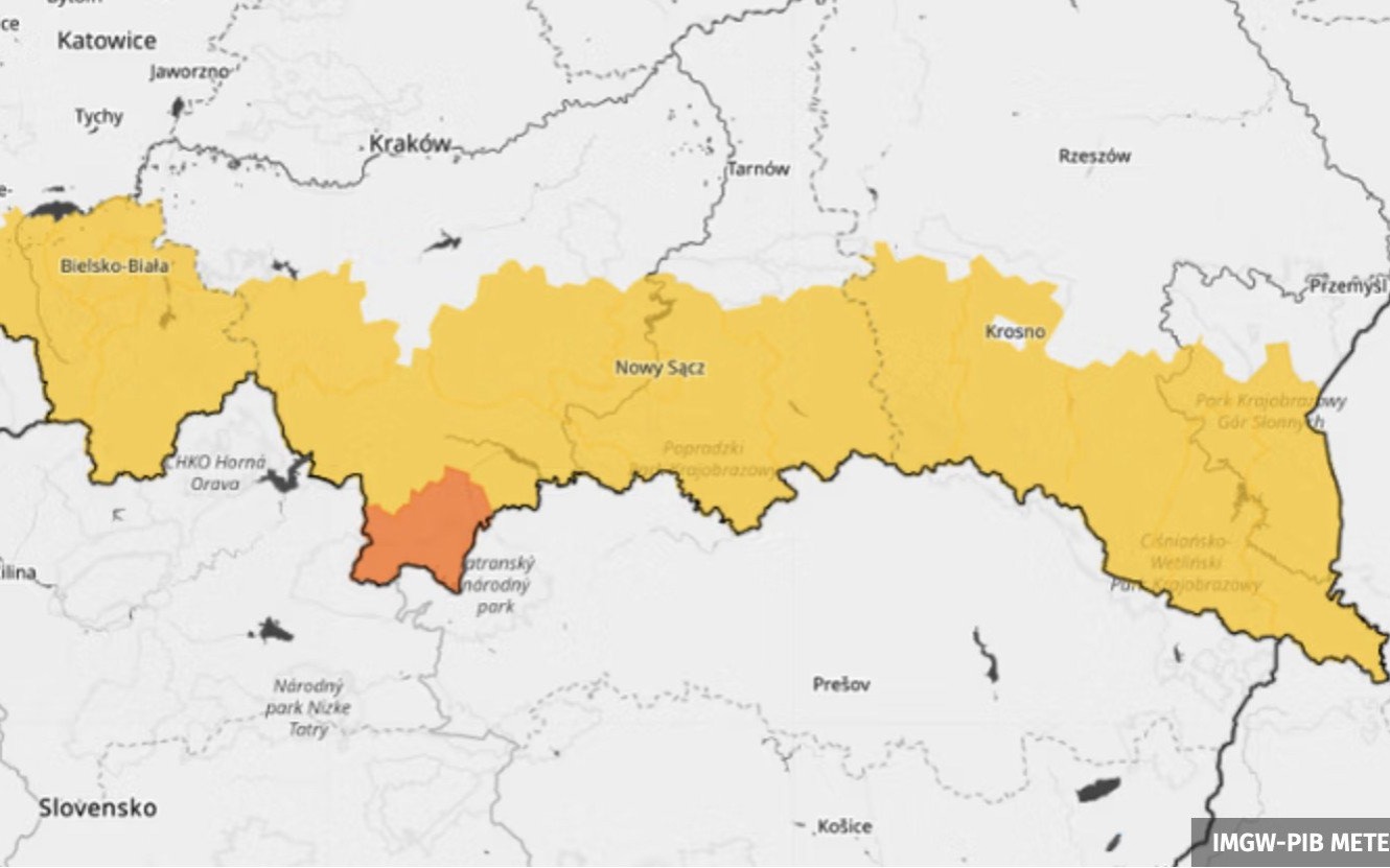 OŚWIĘCIM. Uwaga kierowcy, na południe kraju nadciąga pierwszy śnieg