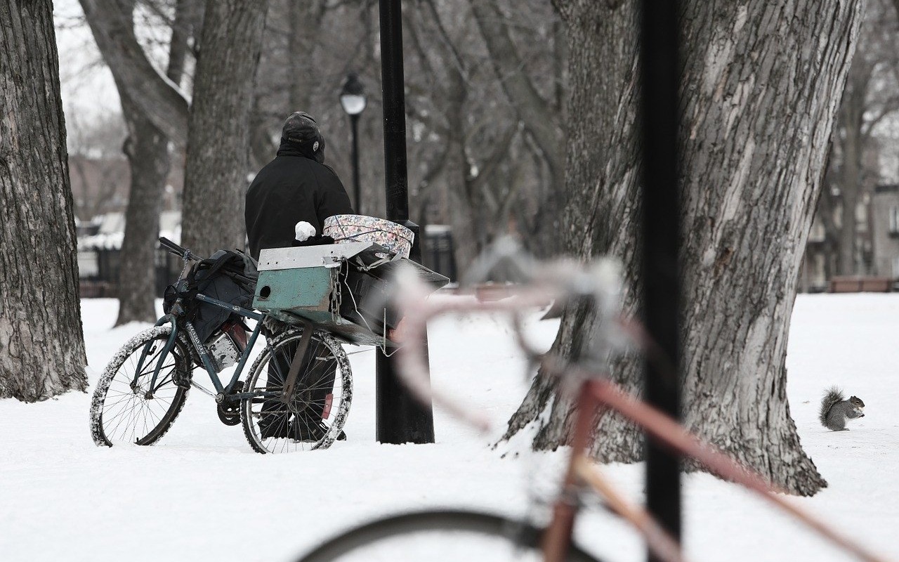 POWIAT. Dwie interwencje uratowały ludzi przed zamarznięciem. Akcja „Zima” 2024