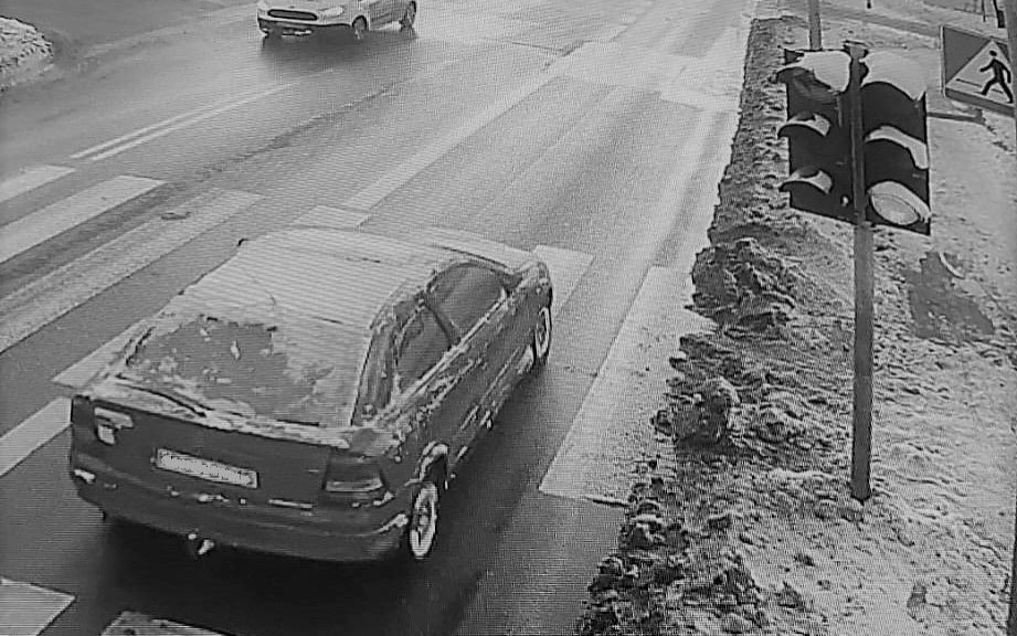 OŚWIĘCIM. Potrącenie pieszego na przejściu przez samochód osobowy