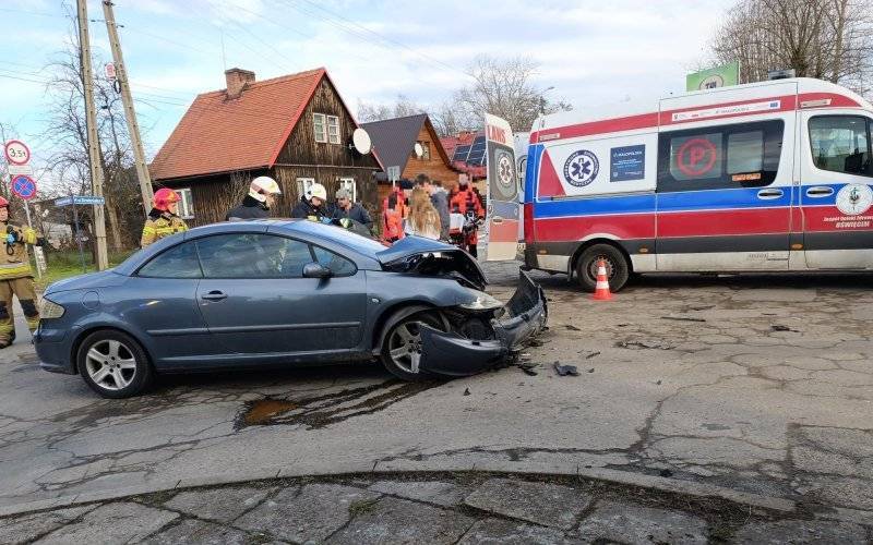 BRZESZCZE. Wypadek samochodu dostawczego z osobowym