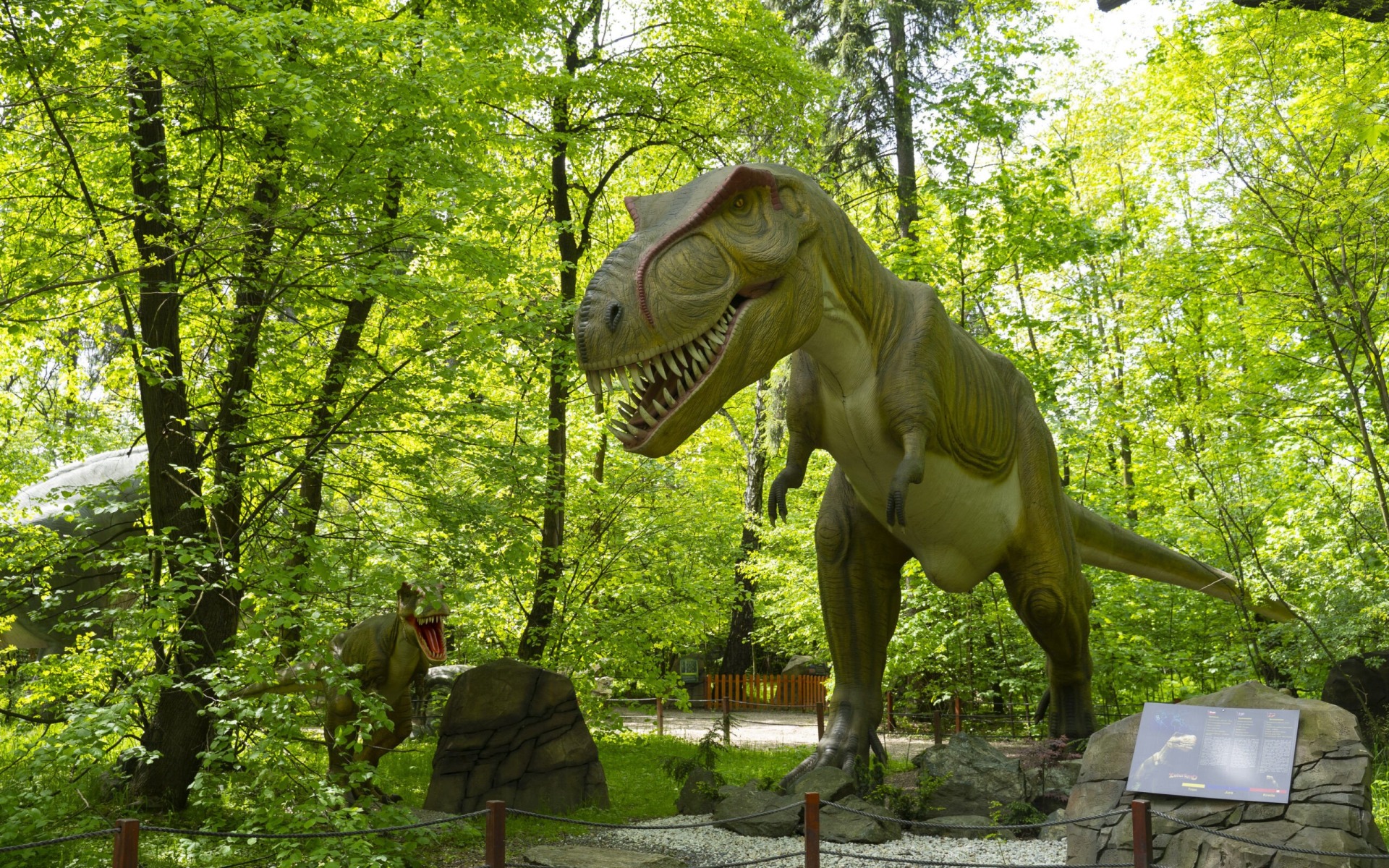 Największy w Europie park ruchomych dinozaurów znajduje się w Polsce!