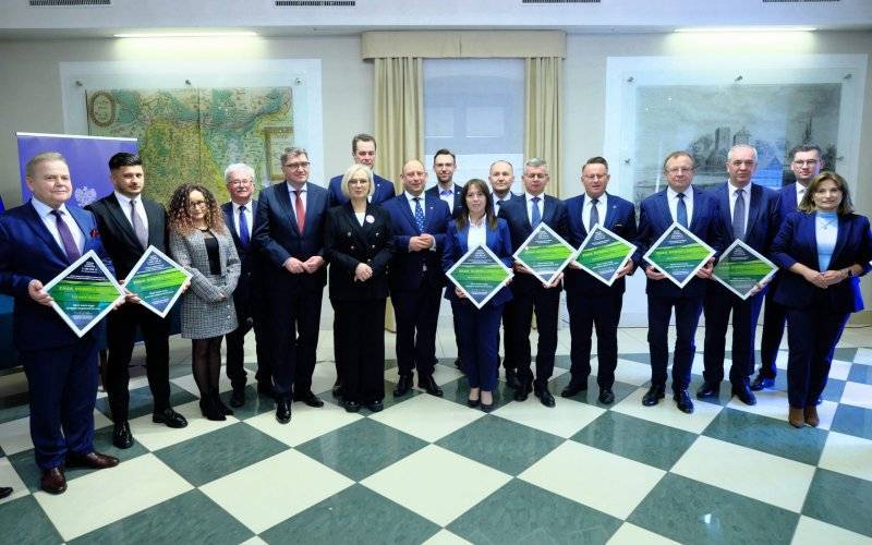 OŚWIĘCIM. Prawie 36 mln zł z Rządowego Funduszu Rozwoju Dróg dla samorządów z powiatów: chrzanowskiego, miechowskiego, olkuskiego i oświęcimskiego