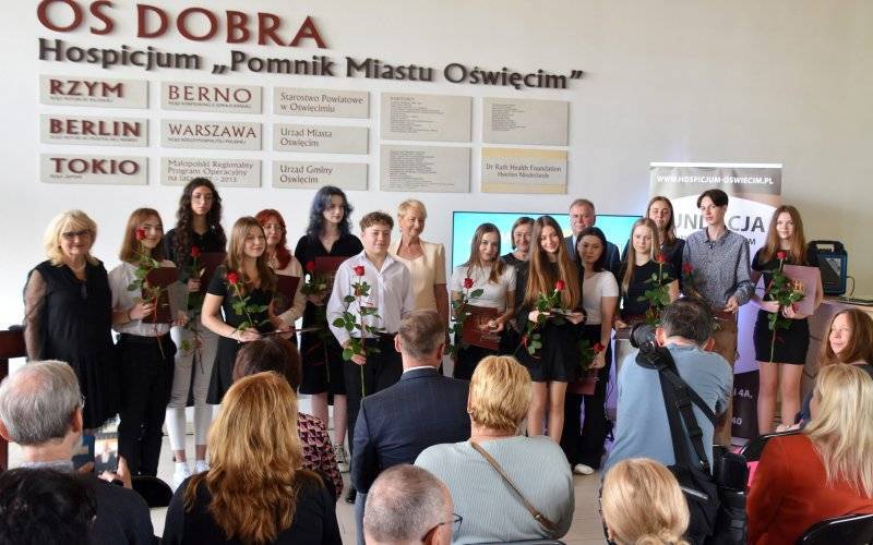 Uczniowie z „Chemika” nagrodzeni za pomoc w oświęcimskim hospicjum