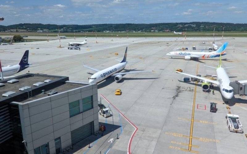 Rozpoczęcie wakacji na lotnisku Kraków Airport – Oferty i Wydarzenia
