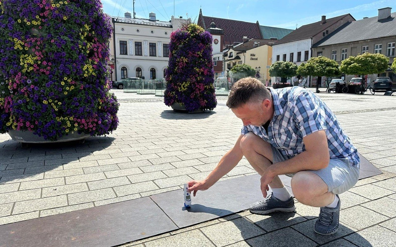 Problem upałów na Rynku w Oświęcimiu: mieszkańcy domagają się zmian