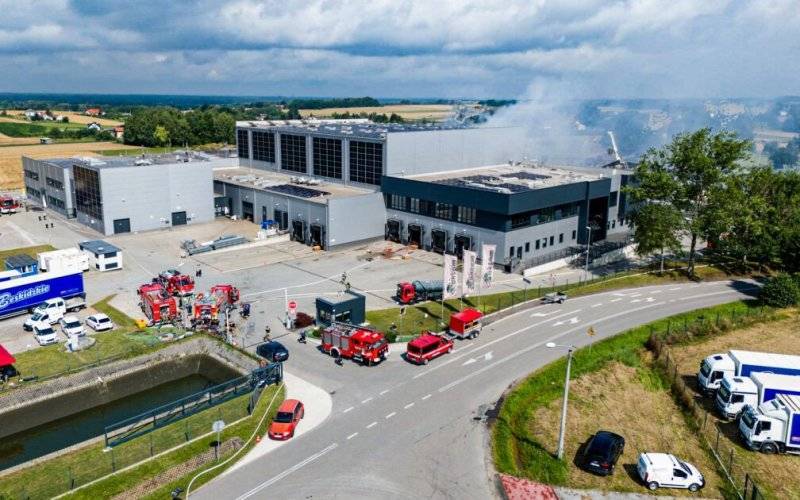 Oświadczenie firmy Aksam: pożar w halach produkcyjnych i plany wznowienia produkcji