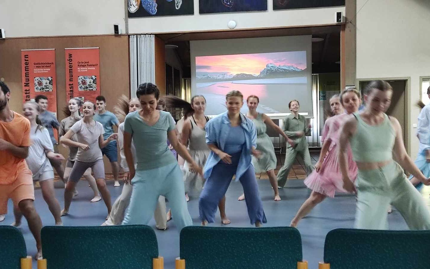 Projekt młodzieżowy „ŚWIATŁO W CIEMNOŚCI – MIMO WSZYSTKO MÓWIĆ TAK”