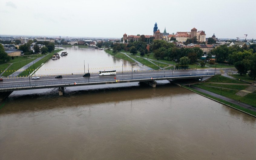Ponad 600 interwencji Straży Pożarnej! Alarmy przeciwpowodziowe, zamknięte drogi i cmentarz pod wodą