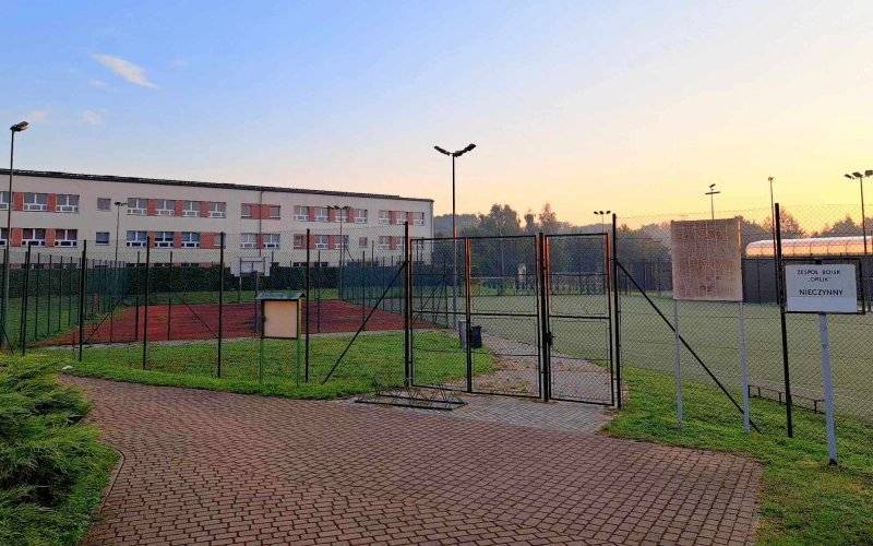 Modernizacja boiska przy „Chemiku” w Oświęcimiu! Powiat inwestuje w sport za 366 tys. zł
