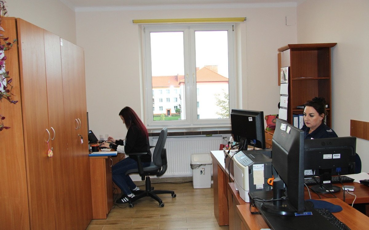 Remont w Komendzie Powiatowej Policji w Oświęcimiu – lepsze warunki pracy i obsługi mieszkańców