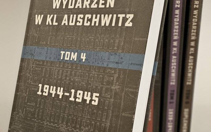 Nowy „Kalendarz wydarzeń w KL Auschwitz” – pięciotomowe arcydzieło historyczne już dostępne!