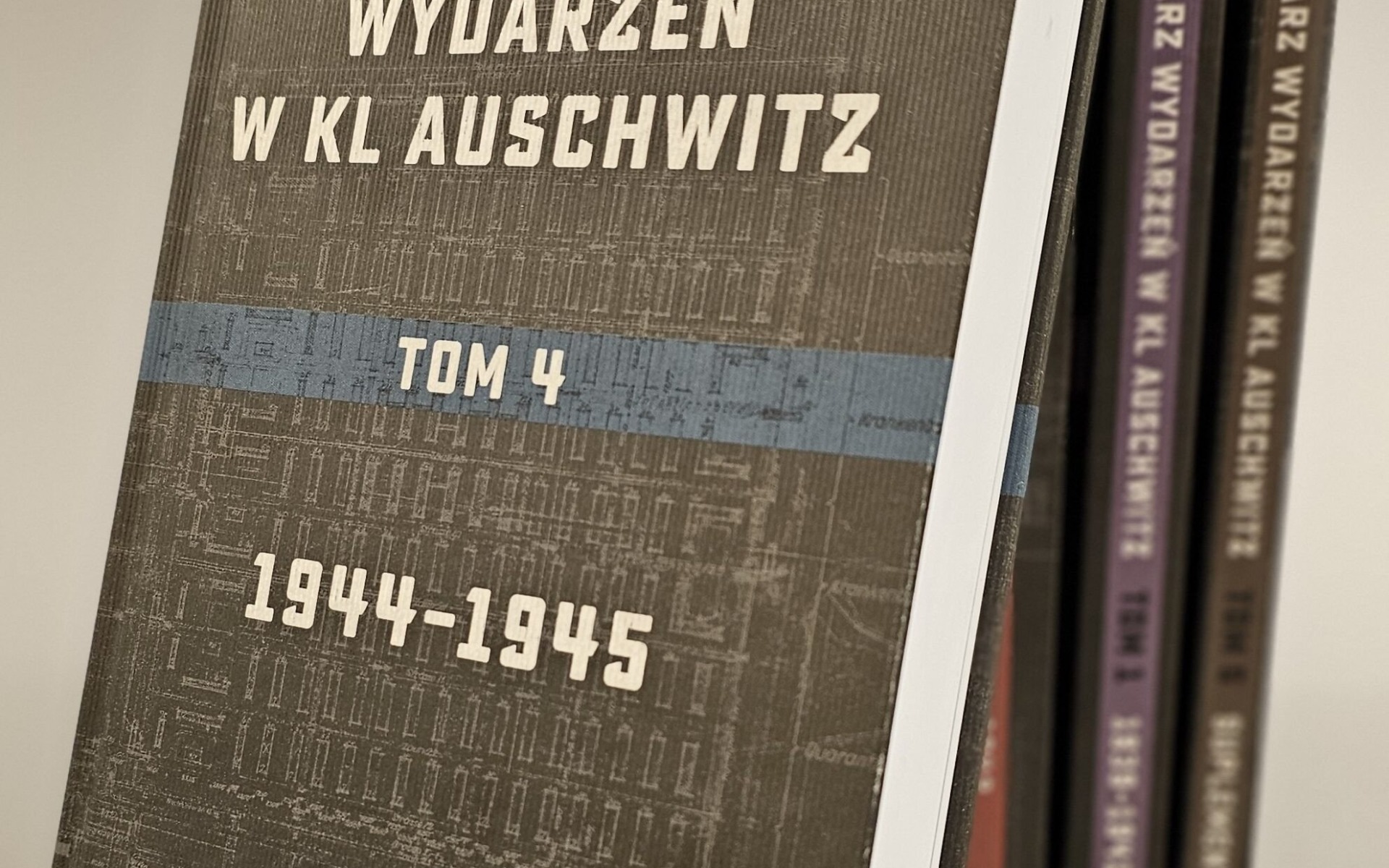 Nowy „Kalendarz wydarzeń w KL Auschwitz” – pięciotomowe arcydzieło historyczne już dostępne!